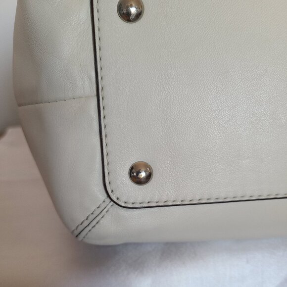 Mint Condition Y2K COACH Soho Pleated White and Brown (Full Grain) Leather Bag - Picture 10 of 14